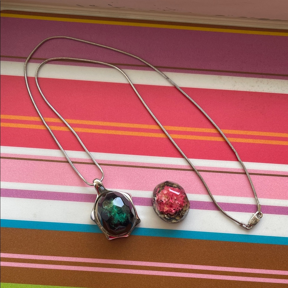 Sterling Silver Necklace with interchangeable Pendant 20 inches long.